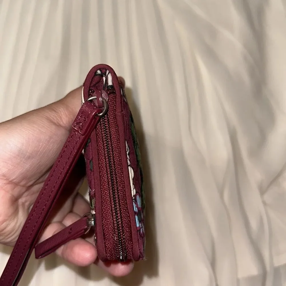 Vera Bradley Bordeaux Blooms Burgundy Large Quilted Floral Wristlet RFID Wallet - Picture 8 of 14